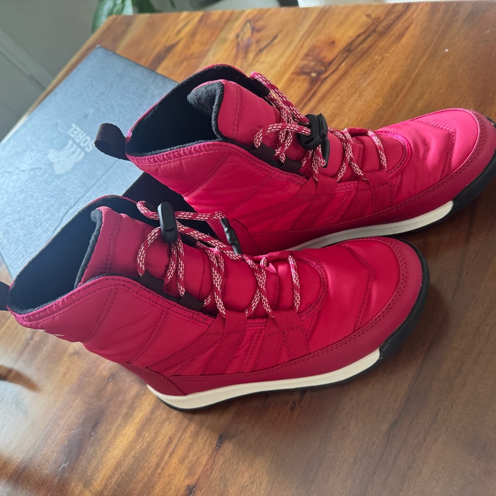 New Sorel Whitney Lace Up Boot youth size 3 new in box